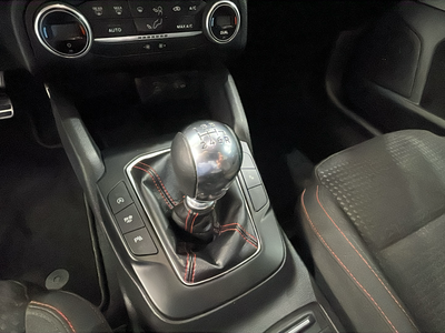 Ford Focus 1.0 Ecoboost MHEV ST-Line 92 kW (125 CV) 15 Ford Focus 1.0 Ecoboost MHEV ST-Line 92 kW (125 CV) 15