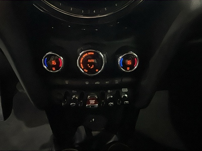 MINI MINI 5 Puertas Cooper 100 kW (136 CV) 19 MINI MINI 5 Puertas Cooper 100 kW (136 CV) 19