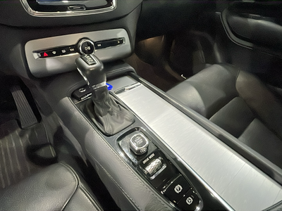 Volvo XC90 D5 Momentum B AWD Auto 173 kW (235 CV) 14 Volvo XC90 D5 Momentum B AWD Auto 173 kW (235 CV) 14