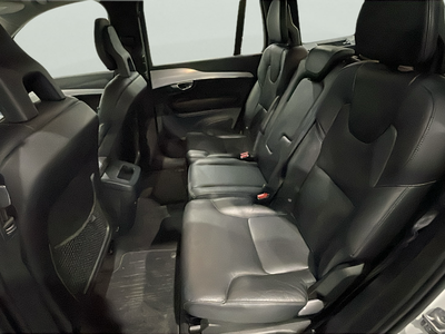 Volvo XC90 D5 Momentum B AWD Auto 173 kW (235 CV) 9 Volvo XC90 D5 Momentum B AWD Auto 173 kW (235 CV) 9