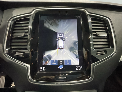 Volvo XC90 D5 Momentum B AWD Auto 173 kW (235 CV) 17 Volvo XC90 D5 Momentum B AWD Auto 173 kW (235 CV) 17