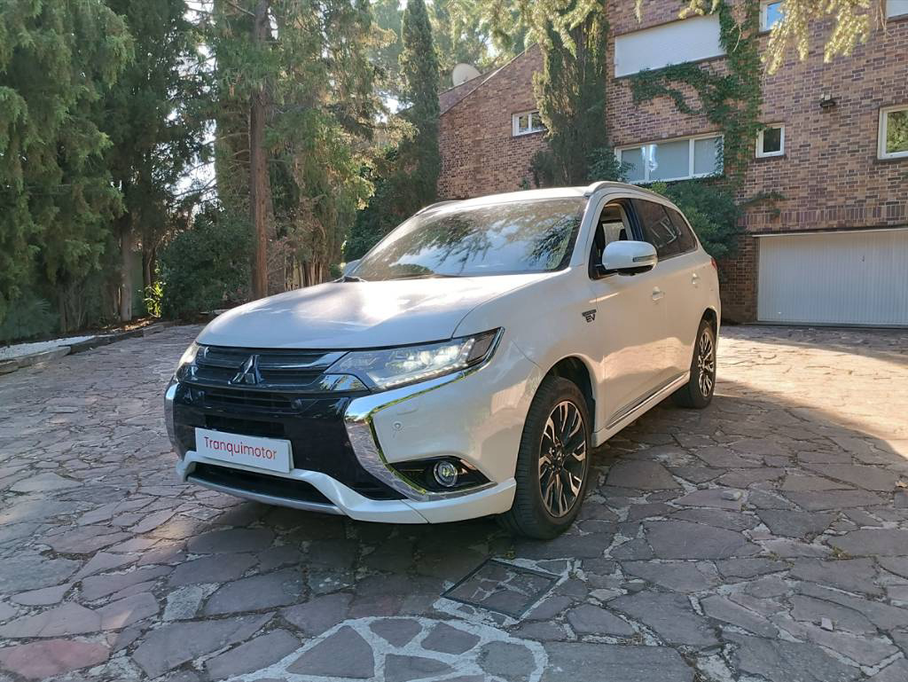 Mitsubishi Outlander 2.0 PHEV Kaiteki 4WD Auto 149 kW (203 CV) Vehículo usado en Madrid