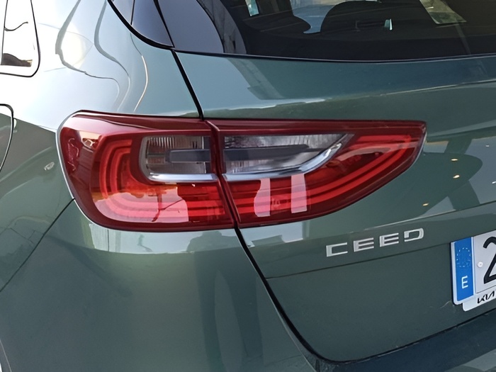 Kia Ceed 1.6 MHEV iMT Drive 100 kW (136 CV) KM0 en Sevilla Kia Ceed 1.6 MHEV iMT Drive 100 kW (136 CV) KM0 en Sevilla