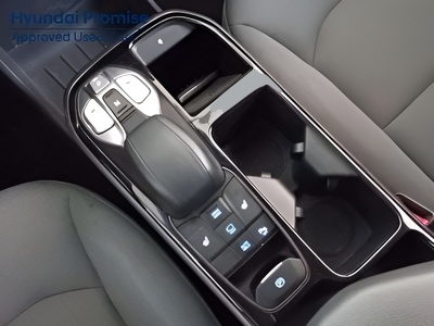 Hyundai Ioniq EV Tecno 100 kW (136 CV) 9 Hyundai Ioniq EV Tecno 100 kW (136 CV) 9