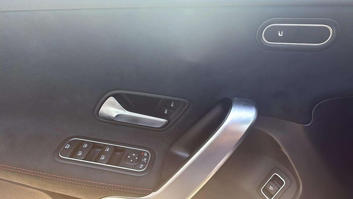 Mercedes-Benz Clase A Sedán 180 d 85 kW (116 CV) KM0 en Sevilla Mercedes-Benz Clase A Sedán 180 d 85 kW (116 CV) KM0 en Sevilla