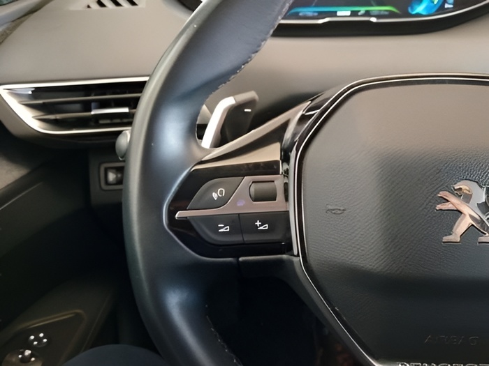 Peugeot 3008 Hybrid 225 Allure e-EAT8 165 kW (225 CV) Vehículo usado en Sevilla Peugeot 3008 Hybrid 225 Allure e-EAT8 165 kW (225 CV) Vehículo usado en Sevilla