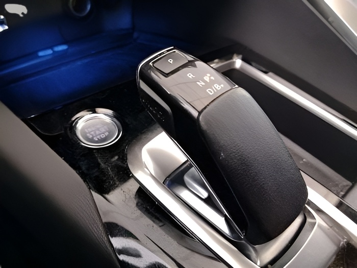 Peugeot 3008 Hybrid 225 Allure e-EAT8 165 kW (225 CV) Vehículo usado en Sevilla Peugeot 3008 Hybrid 225 Allure e-EAT8 165 kW (225 CV) Vehículo usado en Sevilla