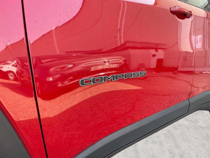 Jeep Compass 1.4 Multiair Night Eagle 4x2 103 kW (140 CV) Vehículo usado en Sevilla Jeep Compass 1.4 Multiair Night Eagle 4x2 103 kW (140 CV) Vehículo usado en Sevilla