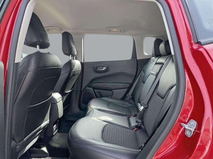 Jeep Compass 1.4 Multiair Night Eagle 4x2 103 kW (140 CV) Vehículo usado en Sevilla Jeep Compass 1.4 Multiair Night Eagle 4x2 103 kW (140 CV) Vehículo usado en Sevilla