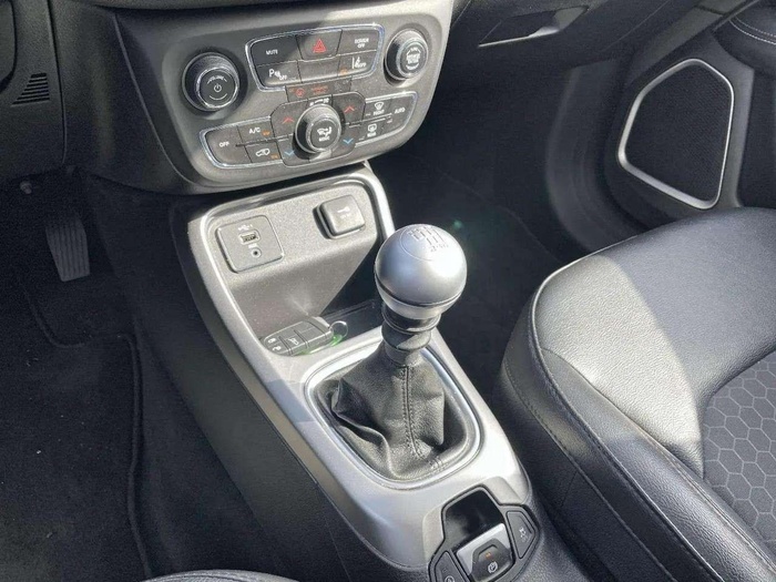 Jeep Compass 1.4 Multiair Night Eagle 4x2 103 kW (140 CV) Vehículo usado en Sevilla Jeep Compass 1.4 Multiair Night Eagle 4x2 103 kW (140 CV) Vehículo usado en Sevilla