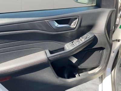 Ford Kuga 1.5 EcoBoost S&S ST-Line 4x2 110 kW (150 CV) 15 Ford Kuga 1.5 EcoBoost S&S ST-Line 4x2 110 kW (150 CV) 15