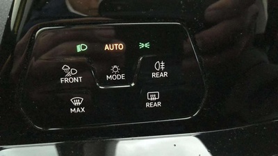 Volkswagen Golf Life 2.0 TDI 85 kW (115 CV) 28 Volkswagen Golf Life 2.0 TDI 85 kW (115 CV) 28