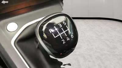 Volkswagen Golf Life 2.0 TDI 85 kW (115 CV) 22 Volkswagen Golf Life 2.0 TDI 85 kW (115 CV) 22