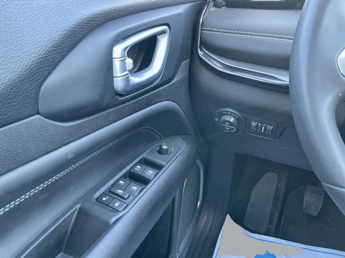 Jeep Compass 1.6 Multijet Longitude 4x2 96 kW (130 CV) Vehículo usado en Sevilla Jeep Compass 1.6 Multijet Longitude 4x2 96 kW (130 CV) Vehículo usado en Sevilla