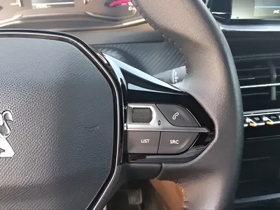 Peugeot 2008 Puretech 100 S&S Active Pack 75 kW (100 CV) 15 Peugeot 2008 Puretech 100 S&S Active Pack 75 kW (100 CV) 15