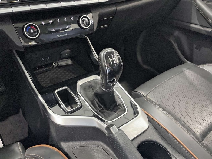 DR AUTOMOBILES DR5 1.5 85 kW (116 CV) Vehículo usado en Sevilla DR AUTOMOBILES DR5 1.5 85 kW (116 CV) Vehículo usado en Sevilla