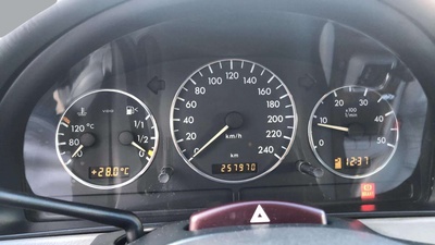 Mercedes-Benz Clase M 270 CDI SPECIAL EDITION 120 kW (163 CV) 10 Mercedes-Benz Clase M 270 CDI SPECIAL EDITION 120 kW (163 CV) 10