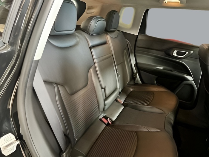 Jeep Compass 1.3 Gse Limited 4x2 FWD 96 kW (130 CV) Vehículo usado en Sevilla Jeep Compass 1.3 Gse Limited 4x2 FWD 96 kW (130 CV) Vehículo usado en Sevilla