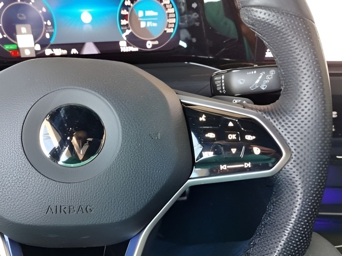 Volkswagen Golf GTE 1.4 TSI 180 kW (245 CV) DSG Vehículo usado en Sevilla Volkswagen Golf GTE 1.4 TSI 180 kW (245 CV) DSG Vehículo usado en Sevilla