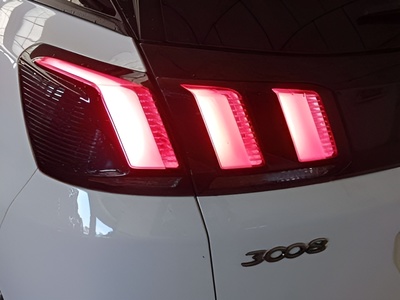 Peugeot 3008 PureTech 130 S&S Allure EAT8 96 kW (130 CV) 20 Peugeot 3008 PureTech 130 S&S Allure EAT8 96 kW (130 CV) 20