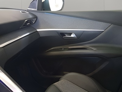 Peugeot 3008 PureTech 130 S&S Allure EAT8 96 kW (130 CV) 7 Peugeot 3008 PureTech 130 S&S Allure EAT8 96 kW (130 CV) 7