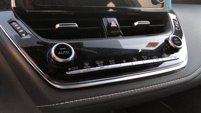 Toyota Corolla 125H Business E-CVT 90 kW (122 CV) 19 Toyota Corolla 125H Business E-CVT 90 kW (122 CV) 19