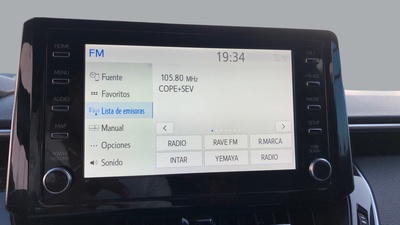 Toyota Corolla 125H Business E-CVT 90 kW (122 CV) 17 Toyota Corolla 125H Business E-CVT 90 kW (122 CV) 17