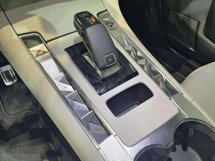 DS DS7 Crossback BlueHDi 130 Opera Auto 96 kW (130 CV) Vehículo usado en Sevilla DS DS7 Crossback BlueHDi 130 Opera Auto 96 kW (130 CV) Vehículo usado en Sevilla