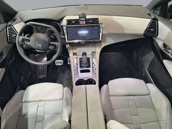 DS DS7 Crossback BlueHDi 130 Opera Auto 96 kW (130 CV) Vehículo usado en Sevilla DS DS7 Crossback BlueHDi 130 Opera Auto 96 kW (130 CV) Vehículo usado en Sevilla