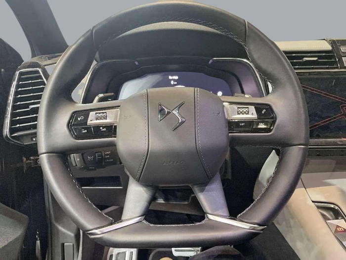 DS DS7 Crossback BlueHDi 130 Opera Auto 96 kW (130 CV) Vehículo usado en Sevilla DS DS7 Crossback BlueHDi 130 Opera Auto 96 kW (130 CV) Vehículo usado en Sevilla