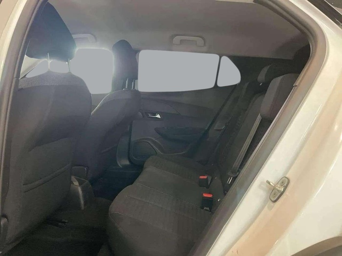 Peugeot 2008 BlueHDi 110 S&S Active Pack 81 kW (110 CV) Vehículo usado en Sevilla Peugeot 2008 BlueHDi 110 S&S Active Pack 81 kW (110 CV) Vehículo usado en Sevilla