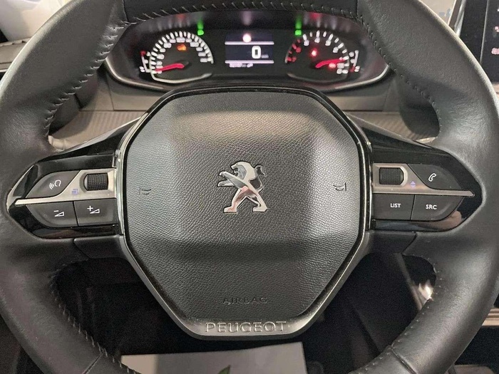 Peugeot 2008 BlueHDi 110 S&S Active Pack 81 kW (110 CV) Vehículo usado en Sevilla Peugeot 2008 BlueHDi 110 S&S Active Pack 81 kW (110 CV) Vehículo usado en Sevilla