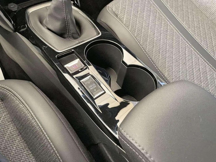 Peugeot 2008 PureTech 100 S&S Allure 75 kW (100 CV) Vehículo usado en Sevilla Peugeot 2008 PureTech 100 S&S Allure 75 kW (100 CV) Vehículo usado en Sevilla