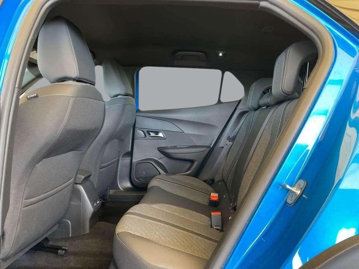 Peugeot 2008 PureTech 100 S&S Allure 75 kW (100 CV) Vehículo usado en Sevilla Peugeot 2008 PureTech 100 S&S Allure 75 kW (100 CV) Vehículo usado en Sevilla