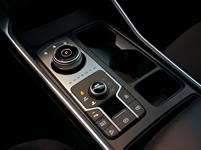 Kia Sorento 1.6 T-GDi PHEV Drive 4x4 195 kW (265 CV) Vehículo usado en Sevilla Kia Sorento 1.6 T-GDi PHEV Drive 4x4 195 kW (265 CV) Vehículo usado en Sevilla