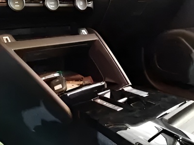 Citroen C4 Hybrid 145 Business Edition e-DCS6 107 kW (145 CV) 15 Citroen C4 Hybrid 145 Business Edition e-DCS6 107 kW (145 CV) 15