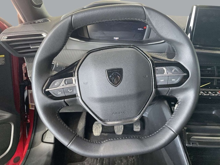 Peugeot 2008 PureTech 100 S&S Allure 75 kW (100 CV) Vehículo usado en Sevilla Peugeot 2008 PureTech 100 S&S Allure 75 kW (100 CV) Vehículo usado en Sevilla