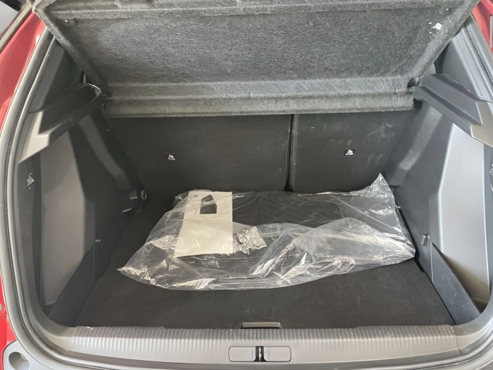 Peugeot 2008 PureTech 100 S&S Allure 75 kW (100 CV) Vehículo usado en Sevilla Peugeot 2008 PureTech 100 S&S Allure 75 kW (100 CV) Vehículo usado en Sevilla