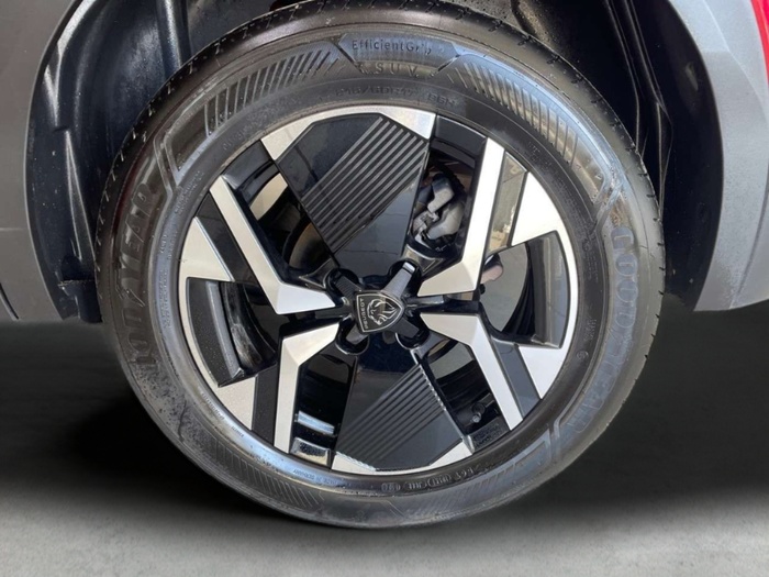 Peugeot 2008 PureTech 100 S&S Allure 75 kW (100 CV) Vehículo usado en Sevilla Peugeot 2008 PureTech 100 S&S Allure 75 kW (100 CV) Vehículo usado en Sevilla