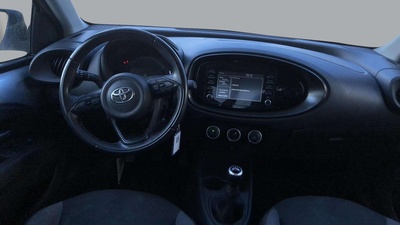 Toyota Aygo X Cross 1.0 VVT-I Play 53 kW (72 CV) 13 Toyota Aygo X Cross 1.0 VVT-I Play 53 kW (72 CV) 13