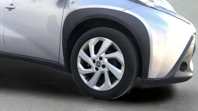 Toyota Aygo X Cross 1.0 VVT-I Play 53 kW (72 CV) 7 Toyota Aygo X Cross 1.0 VVT-I Play 53 kW (72 CV) 7