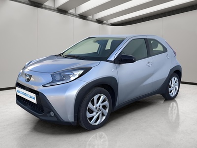 Toyota Aygo X Cross 1.0 VVT-I Play 53 kW (72 CV) 1 Toyota Aygo X Cross 1.0 VVT-I Play 53 kW (72 CV) 1