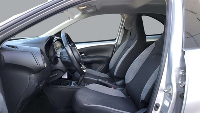 Toyota Aygo X Cross 1.0 VVT-I Play 53 kW (72 CV) 11 Toyota Aygo X Cross 1.0 VVT-I Play 53 kW (72 CV) 11