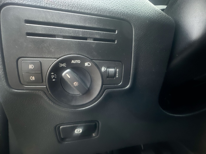 Mercedes-Benz Vito Furgon 114 CDI Larga 100 kW (136 CV) Vehículo usado en Sevilla Mercedes-Benz Vito Furgon 114 CDI Larga 100 kW (136 CV) Vehículo usado en Sevilla