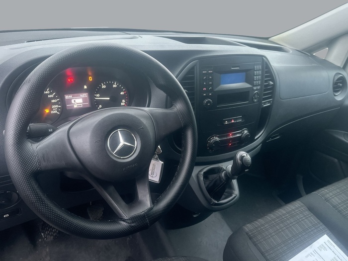 Mercedes-Benz Vito Furgon 114 CDI Larga 100 kW (136 CV) Vehículo usado en Sevilla Mercedes-Benz Vito Furgon 114 CDI Larga 100 kW (136 CV) Vehículo usado en Sevilla