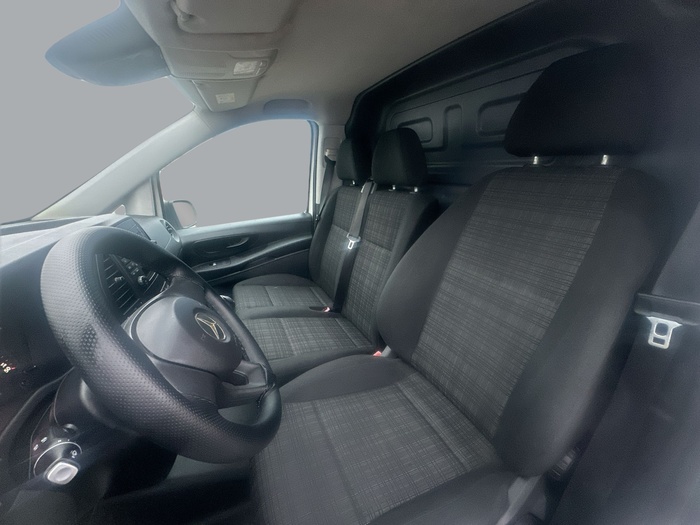 Mercedes-Benz Vito Furgon 114 CDI Larga 100 kW (136 CV) Vehículo usado en Sevilla Mercedes-Benz Vito Furgon 114 CDI Larga 100 kW (136 CV) Vehículo usado en Sevilla