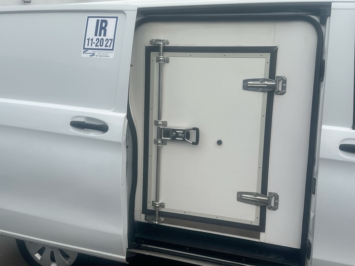 Mercedes-Benz Vito Furgon 114 CDI Larga 100 kW (136 CV) Vehículo usado en Sevilla Mercedes-Benz Vito Furgon 114 CDI Larga 100 kW (136 CV) Vehículo usado en Sevilla