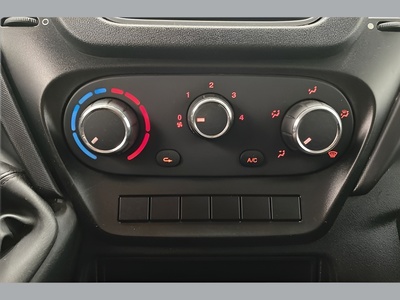Iveco Daily Furgon 2.3 TD 35S 16 V 4100/H2 115 kW (156 CV) 14 Iveco Daily Furgon 2.3 TD 35S 16 V 4100/H2 115 kW (156 CV) 14