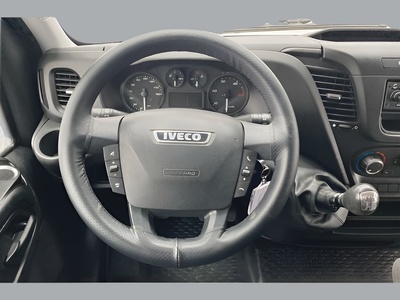 Iveco Daily Furgon 2.3 TD 35S 16 V 4100/H2 115 kW (156 CV) 10 Iveco Daily Furgon 2.3 TD 35S 16 V 4100/H2 115 kW (156 CV) 10