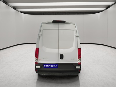 Iveco Daily Furgon 2.3 TD 35S 16 V 4100/H2 115 kW (156 CV) 7 Iveco Daily Furgon 2.3 TD 35S 16 V 4100/H2 115 kW (156 CV) 7